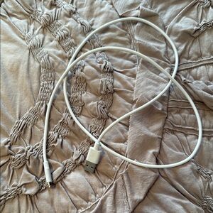 White USB to lightening Charging Cable